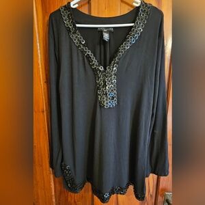 Women's Black Top.          #126